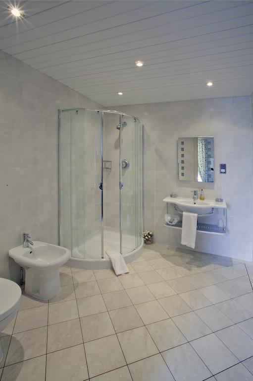 Langley Bank Guest House Еър Стая снимка