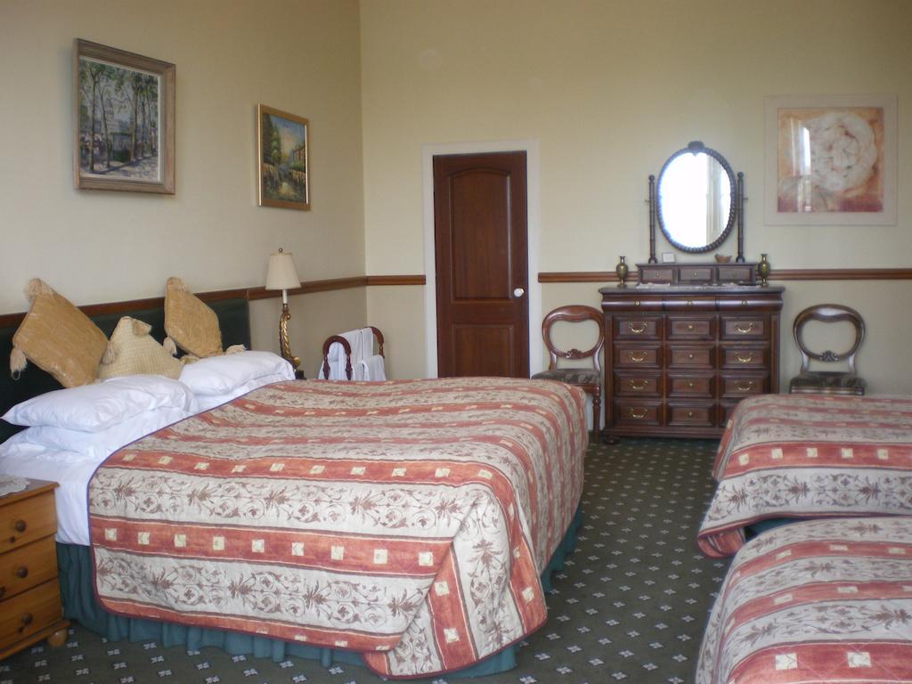 Langley Bank Guest House Еър Стая снимка