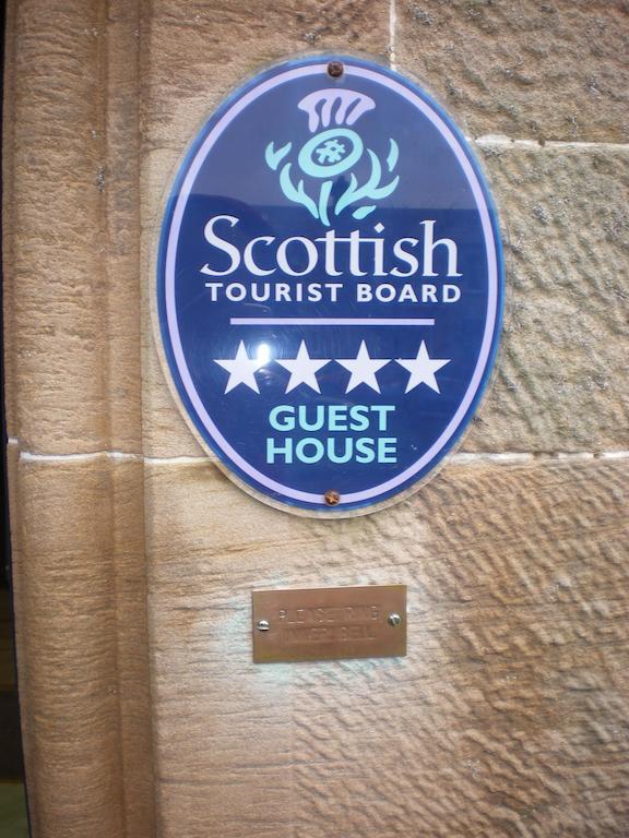 Langley Bank Guest House Еър Екстериор снимка